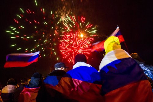 Crimeos celebran los resultados del referéndum de anexión a Rusia