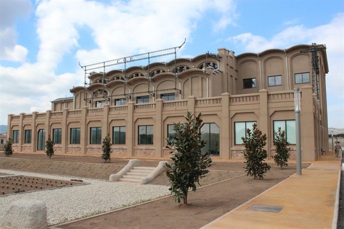 La central eléctrica de Manresa, conocida popularmente como La Catalana