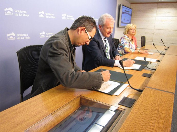 Firma convenio  Gobierno y APR