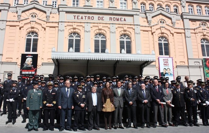 60 Policías Locales Son Condecorados Por Sus Méritos En Día Del Patrón