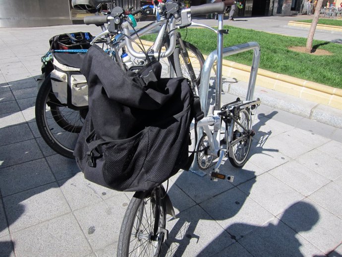 Nuevo sistema de aparcamiento de bicicletas en la avenida de Villamayor
