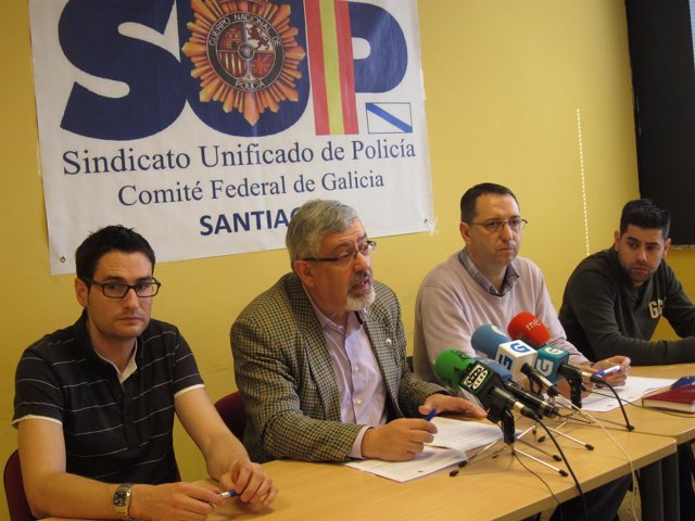 José Freire, segundo por la izquierda
