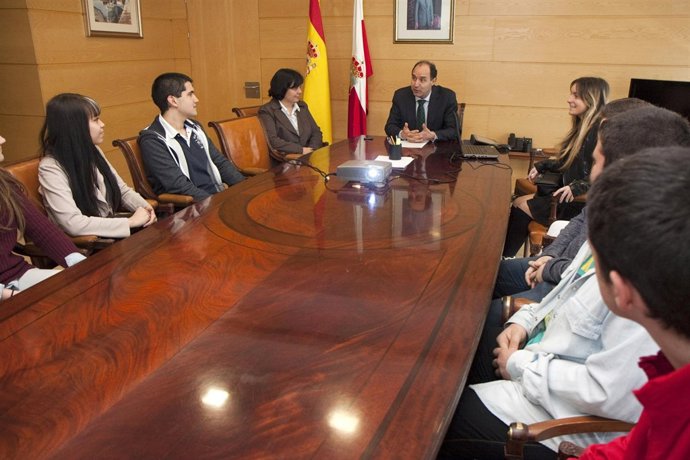 Diego con los alumnos 