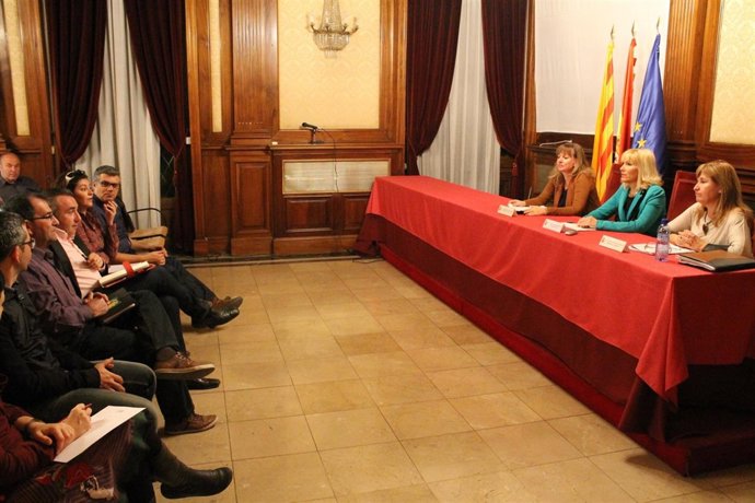 Imma Manso en una reunión con el sector agrario y la Inspección de Trabajo 