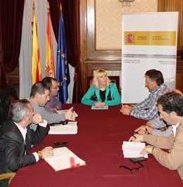 Inma Manso con representantes de organizaciones agrarias