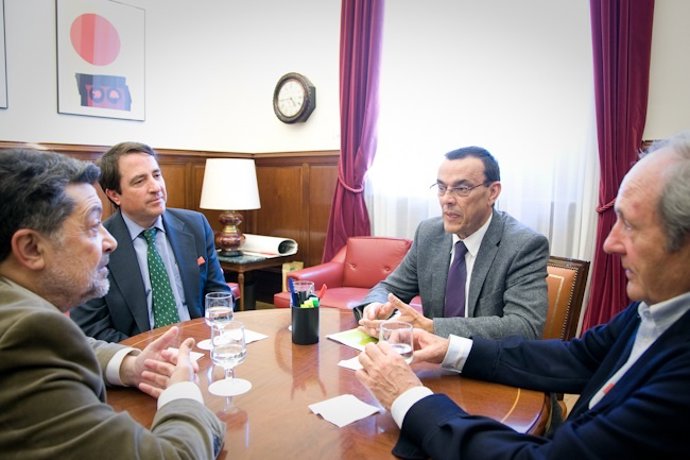 El presidente de Diputación, reunido con dirigentes de Ence en Madrid. 