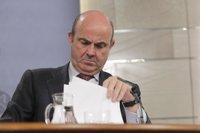 Guindos: Magdalena Álvarez deberá dejar el BEI si es imputada en firme