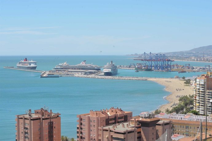 Cruceros en el puerto de Málaga