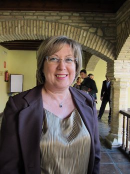 La delegada de Fomento, Vivienda, Turismo y Comercio, Marisantos Córdoba