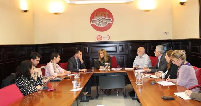 Imagen del encuentro entre IULV-CA y UGT-A
