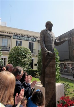 Inauguración del monumento a Peregil