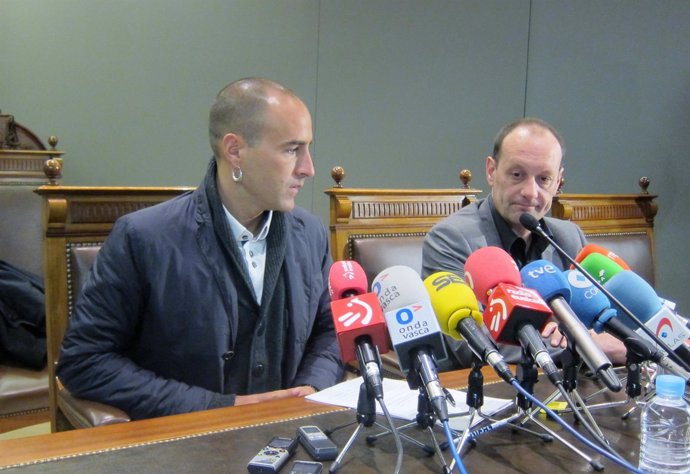 Los abogados Aiert Larrarte y  Alfonso Zenon
