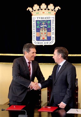 Oliván y Beamonte han firmado este miércoles el acuerdo en Tarazona