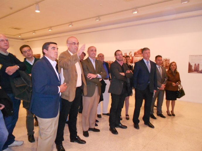 Inauguración de una muestra de fotos en el Museo Provincial de Huelva. 