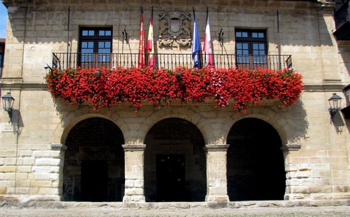 Fachada del Ayuntamiento de Santillana del Mar