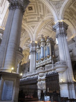 Interior De La Catedral De Jaén