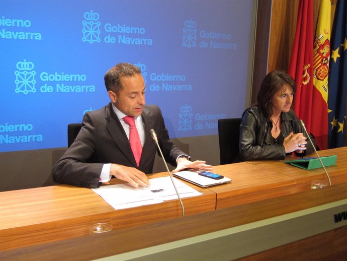 Los consejeros Juan Luis Sánchez de Muniáin y Marta Vera.