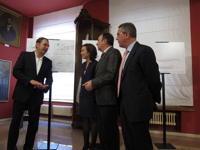 Abalos explica el proyecto a Sanz, Gamarra y Burgos