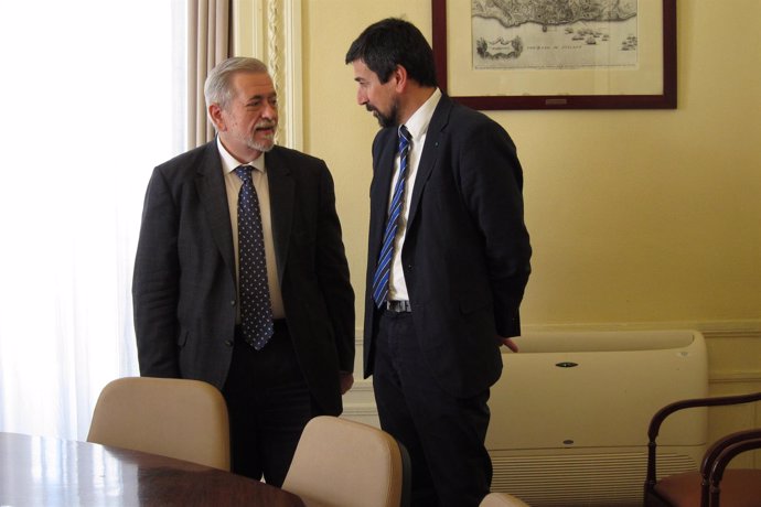 Antonio Beteta y Luis Nieto, en la reunión sobre Aznalcóllar (Sevilla)
