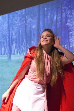 La 'Caperucita roja' recala en la sala Barts 