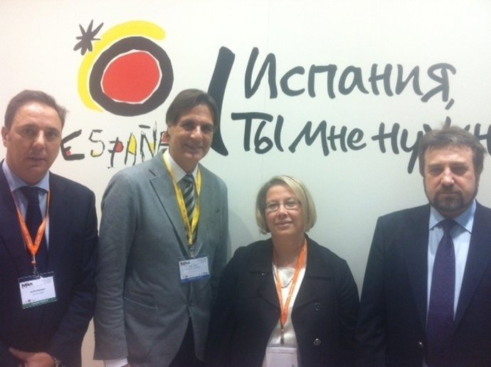 Caneda, Hernández con directivos vremia tour rusia