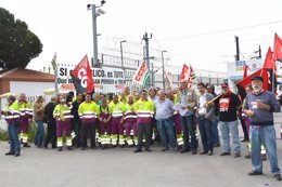Protesta trabajadores los prados renfe talleres iu zorrilla