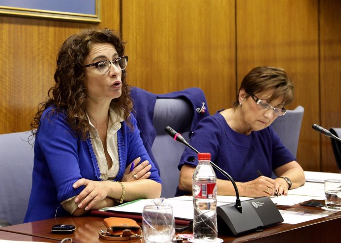 María Jesús Montero en comisión parlamentaria