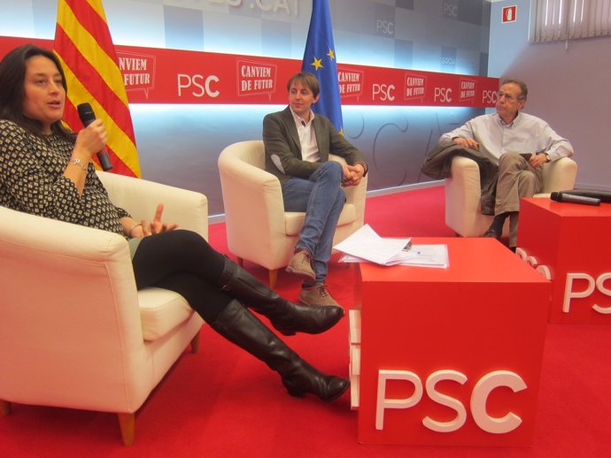 Los candidatos del PSC a las europeas Esther Niubó y Javi López y el eurodiputad