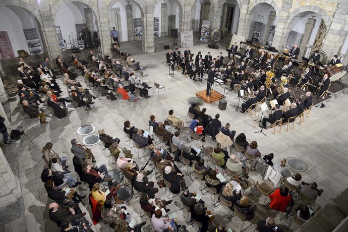 Imagen de un concierto de la Banda Municipal de Santander en el Parlamento