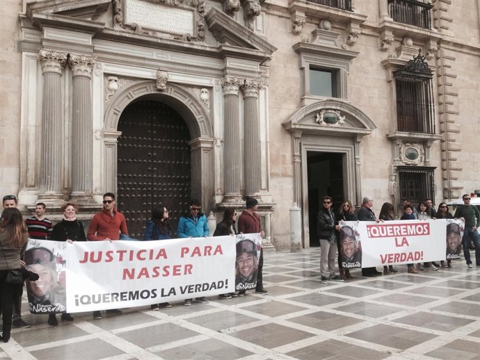 Concentración para aclarar las muertes de Nasser Arrimach