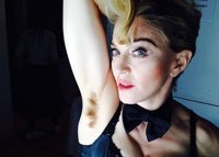 Madonna súper feliz con sus axilas sin depilar: "Pelo largo ¡No importa!"