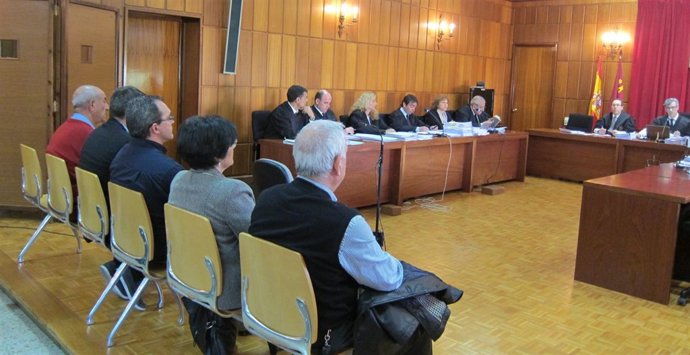 Juicio contra Toledo, Guillén, los dueños de un local y el aparejador