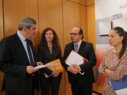 El secretario regional del PSOE con trabajadores autónomos