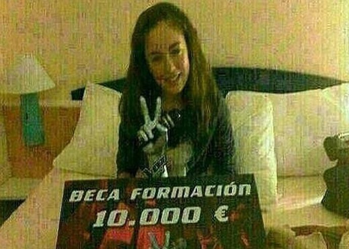 María ganadora de La Voz Kids, se filtra foto con el premio