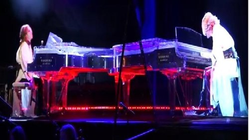 Yoshiki y su holograma en el SXSW