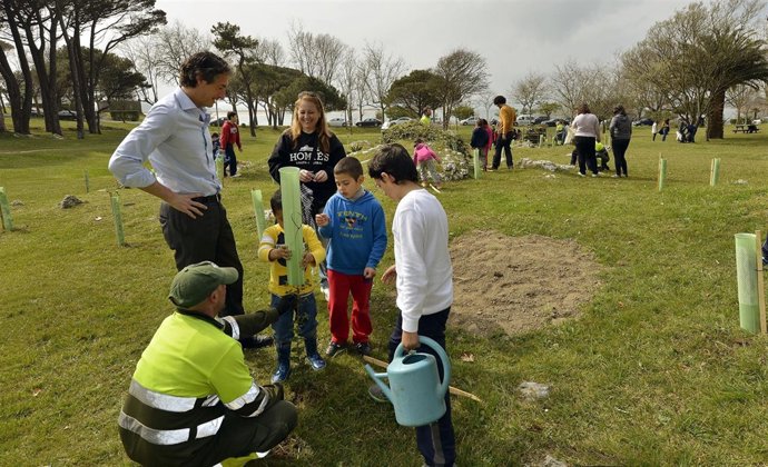 Plantación de árboles en La Magdalena