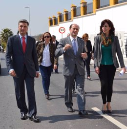 Lorite, Cabello de Alba y Ceballos caminan por el tramo mejorado