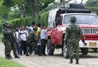 Los militares seguirán en Buenaventura "hasta que sea necesario"