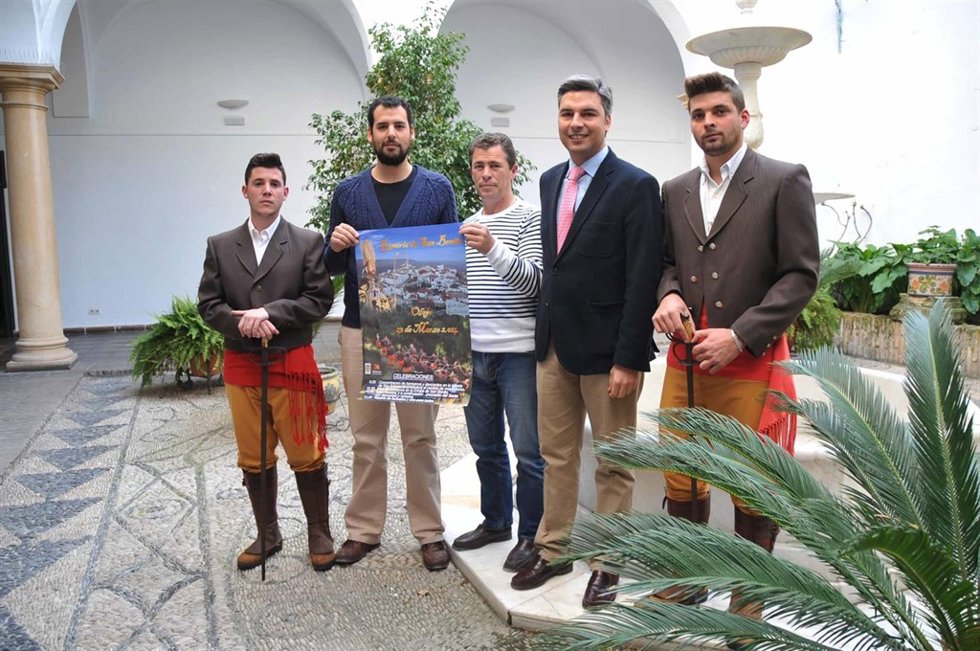 Presentación de la Danza de las Espadas de Obejo