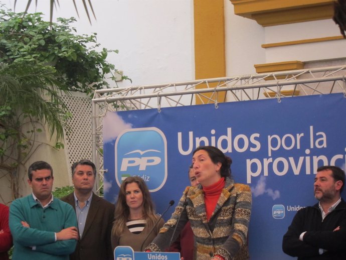 Dolores López en rueda de prensa en Cádiz