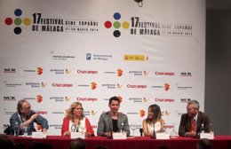 Paco León y equipo de 'Carmen y amén' en el Festival de Cine de Málaga