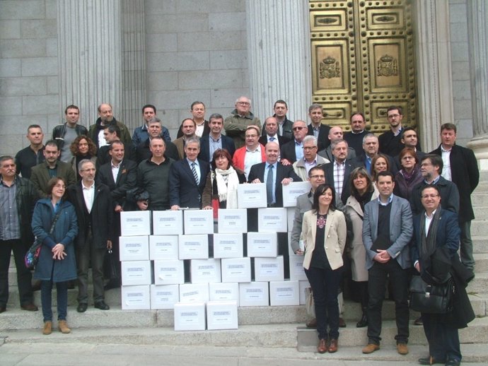 Acto de presentación en el Congreso del recurso a la reforma local