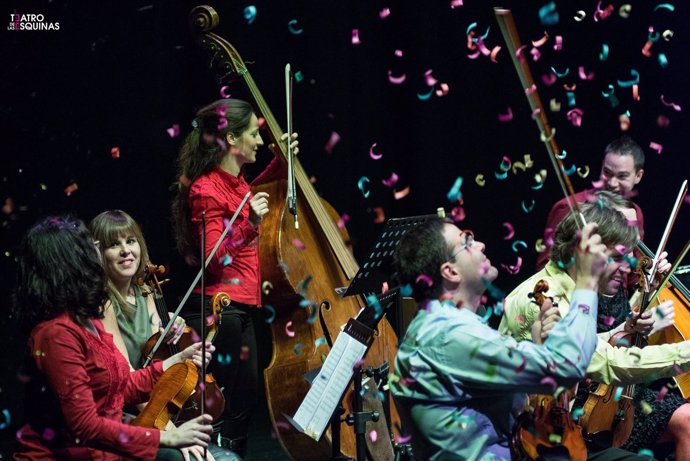 La Orquesta de las Esquinas presenta su concierto 'Locos por Disney'.