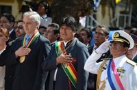 Morales pide a Bachelet que haga más que Pinochet