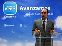 El PP cántabro expresa su pesar por la muerte de "una figura clave en la historia de España"