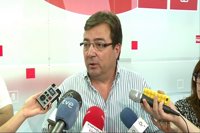 Vara elogia el "gran mérito" de "un hombre que decidió que era posible la democracia en España"