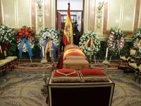 Mas acude este lunes a la capilla ardiente y asistirá al funeral del 31