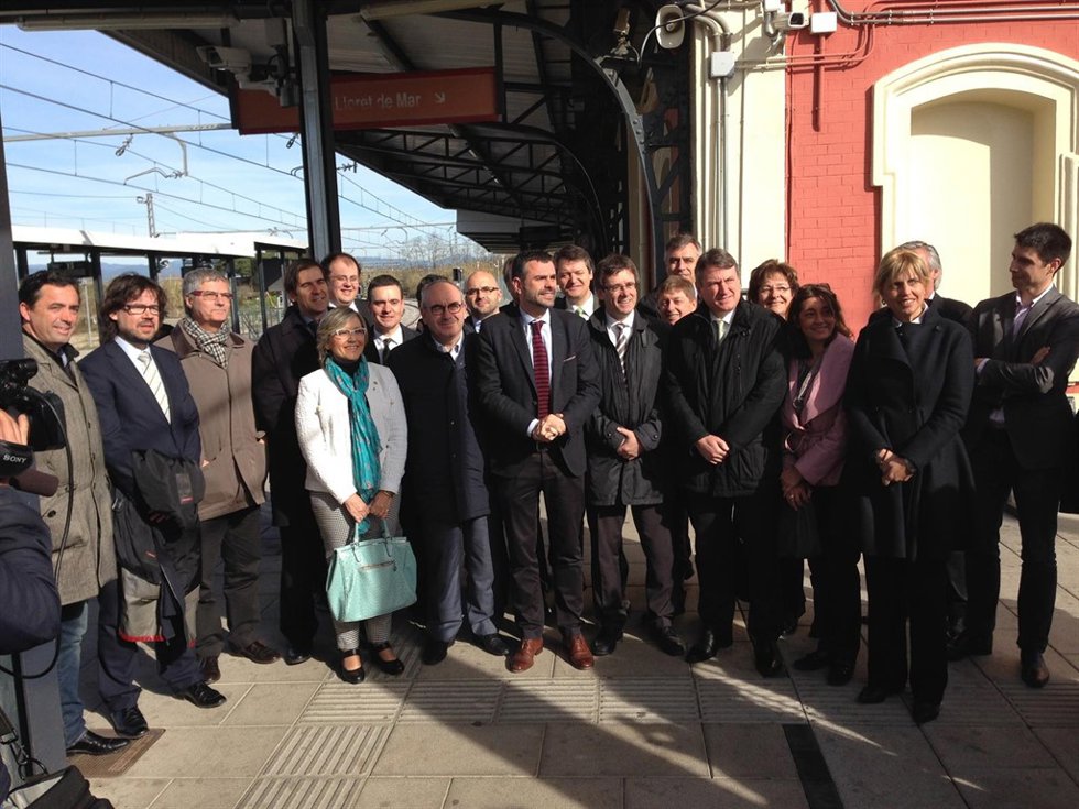 El conseller S.Vila en el estreno de las Rodalies de Girona