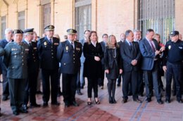 Minuto de silencio en la Delegación del Gobierno de Andalucía por Suárez