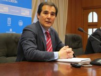 El Ayuntamiento dedicará unos jardines al expresidente Adolfo Suárez